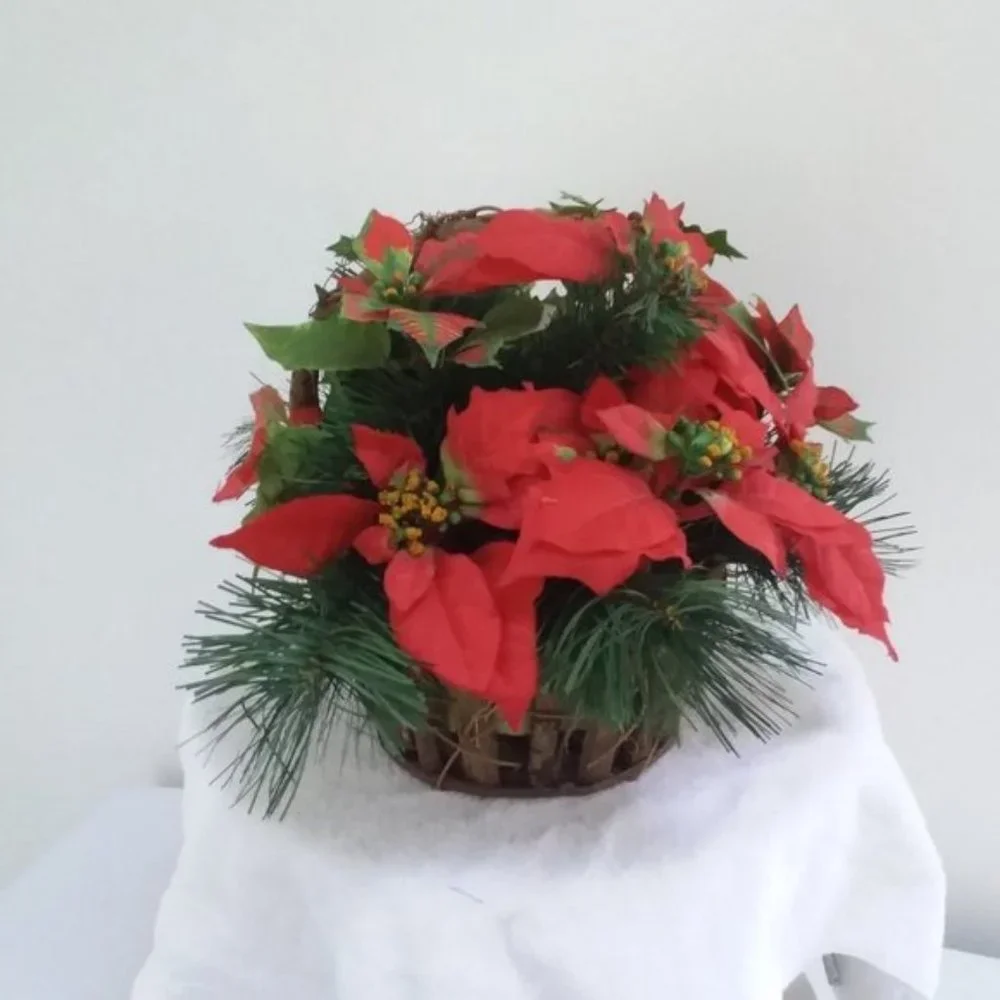 Christmas Grapevine BASKET Poinsettia Holly Berry Evergreen Holiday Décor
